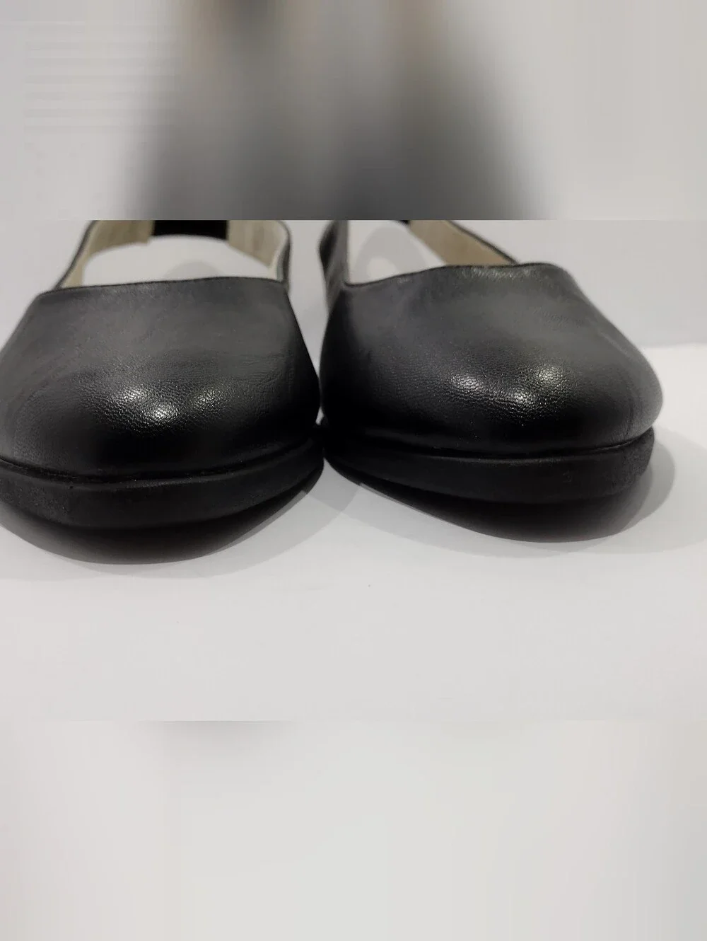 Cliffs by WHITE MOUNTAIN pre owned
